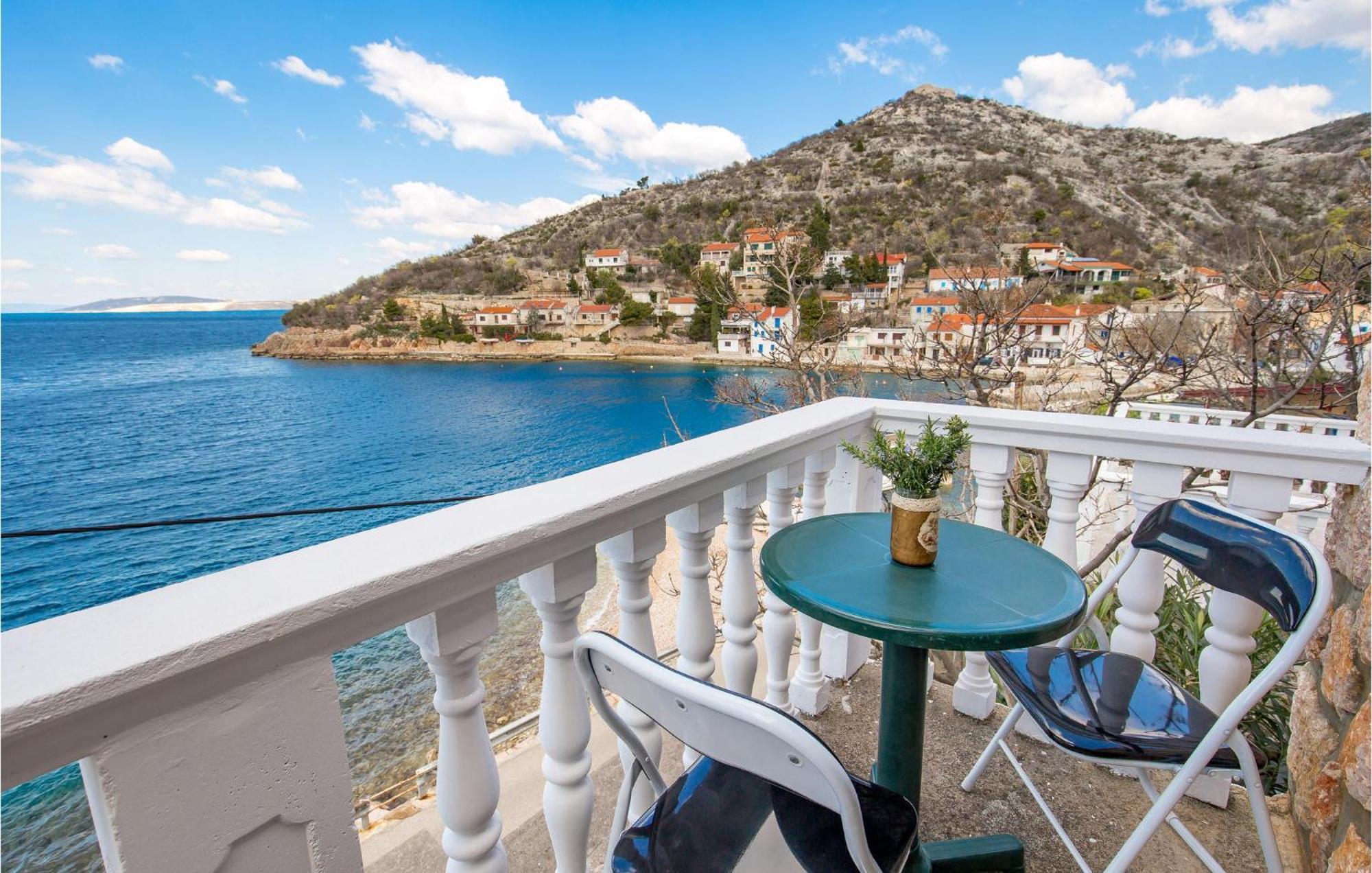 Cozy Apartment In Starigrad With House Sea View Zewnętrze zdjęcie