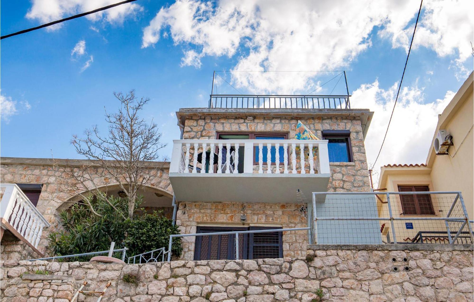 Cozy Apartment In Starigrad With House Sea View Zewnętrze zdjęcie